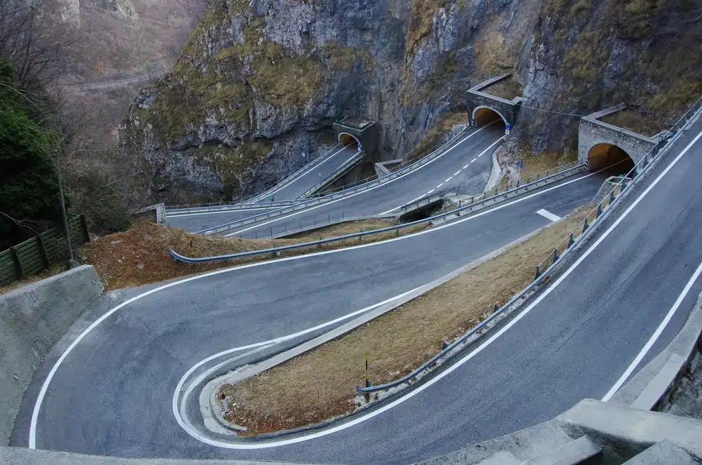 Curve di San Boldo shutterstock 552559138
