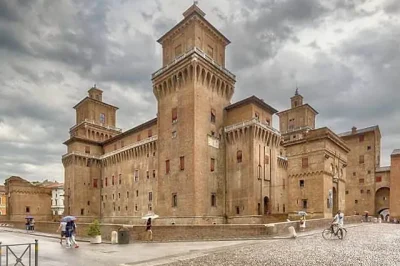 The ancient Ferrara, a jewel city in the Estensi lands