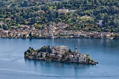 Orta San Giulio: un’evasione nel romantico Medioevo