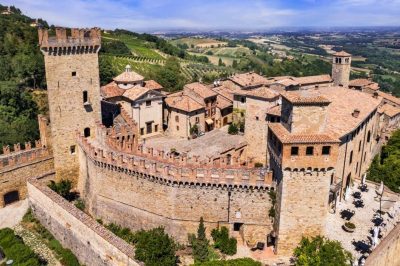 La storia degli Orsanti: a Vigoleno nacquero i primi artisti di strada