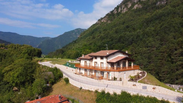Farmhouse Hegemone