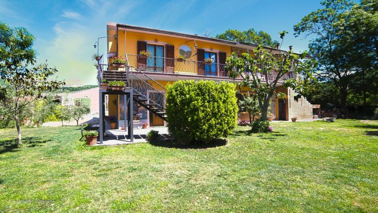Farmhouse La Valle degli Ulivi