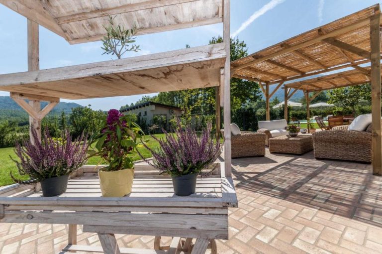 Family Farm Country House