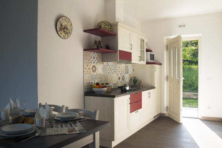 Mos Country House