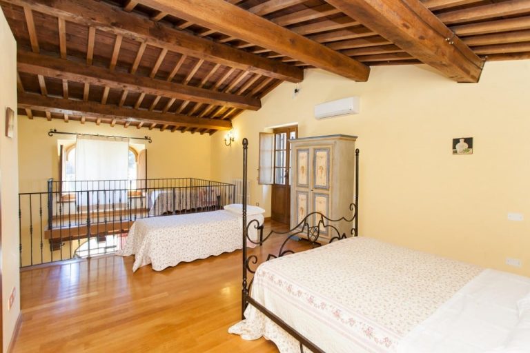 Podere Caldaruccio La Pineta Farmhouse