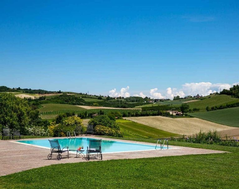 Spinerola Hotel in Cascina & Restaurant UvaSpina