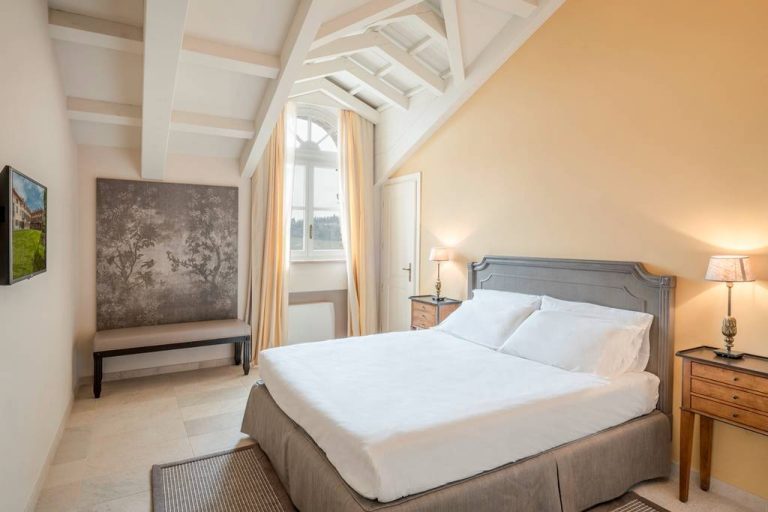 Spinerola Hotel in Cascina & Restaurant UvaSpina