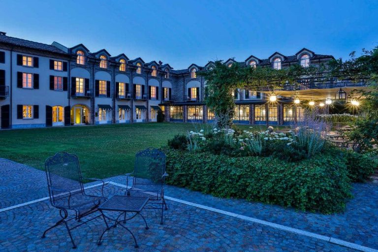 Spinerola Hotel in Cascina & Restaurant UvaSpina