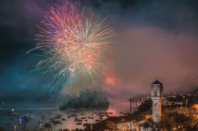 Tremezzina,,Italy,-,06,22,2013:,Fireworks,On,Comacina,Island