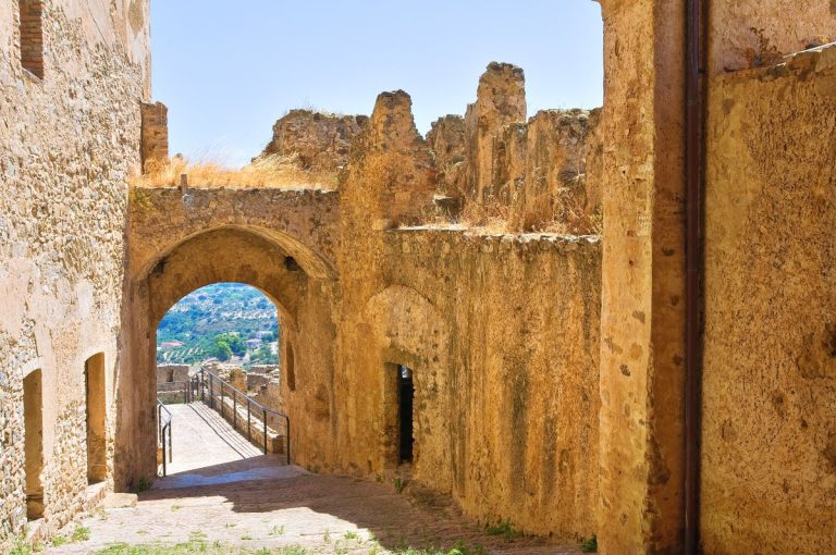 Swabian,Castle,Of,Rocca,Imperiale.,Calabria.,Italy.