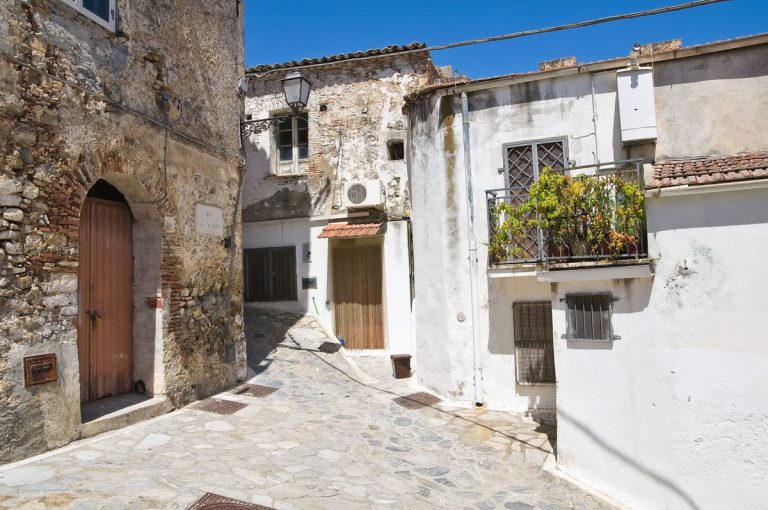 Alleyway.,Rocca,Imperiale.,Calabria.,Italy.