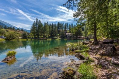Fotolia_63195684_Subscription_Monthly_XXL_lago_di_laux_2