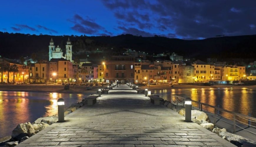 Liguria: il borgo marinaro di Laigueglia e i suoi dolcini tipici, i baci.