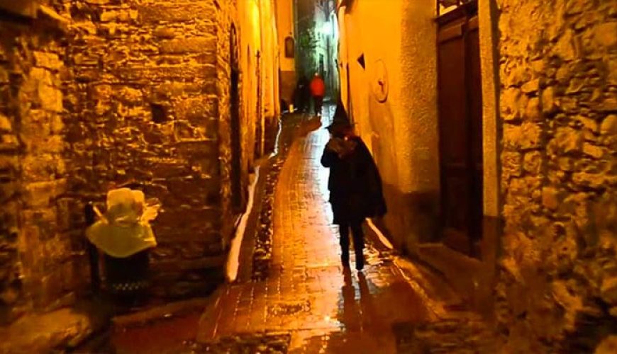 5 villages with ghosts and witches for Halloween