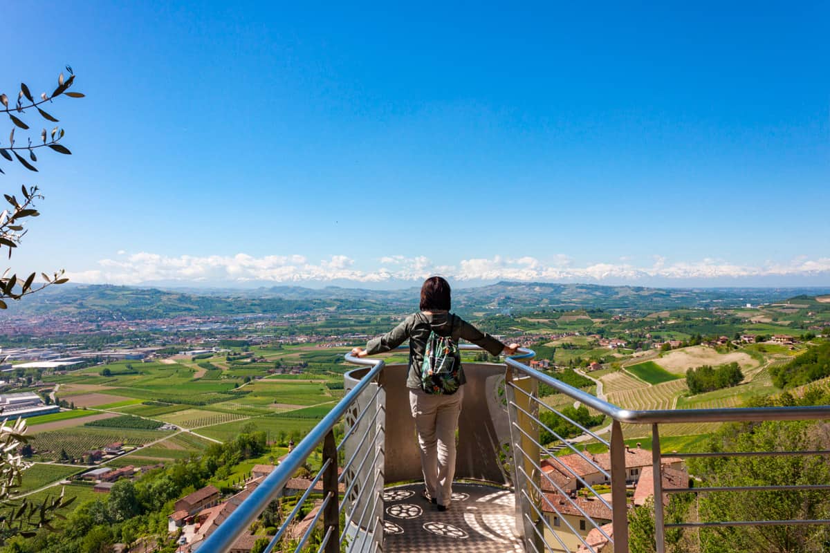 Springtime in the Langhe: Among enchanting landscapes and villages