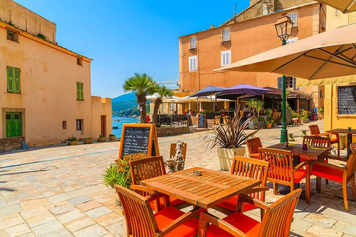 5 borghi lungo la spettacolare ‘costa del dito’ in Corsica