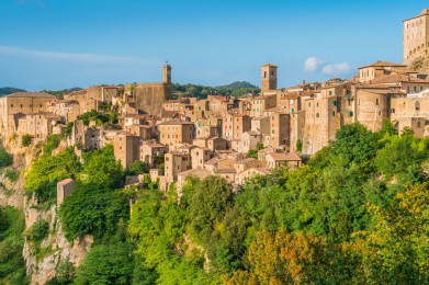 5 tra i borghi più belli e caratteristici incastonati nella roccia