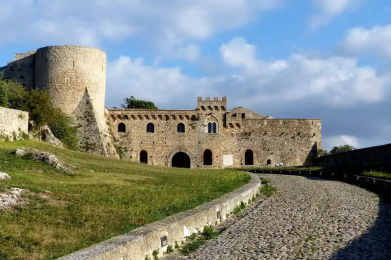 Castello di Bovino - Martin M. Miles flickr