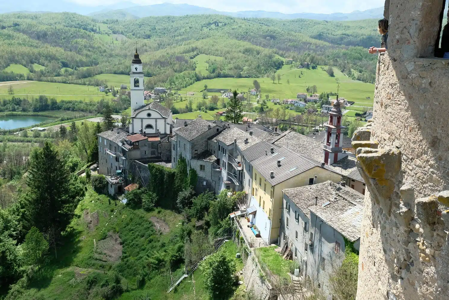 Compiano, il magico borgo della Val di Taro