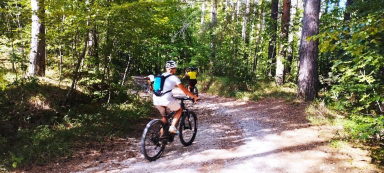 Escursione tra i sentieri della Maiella con noleggio MTB muscolare