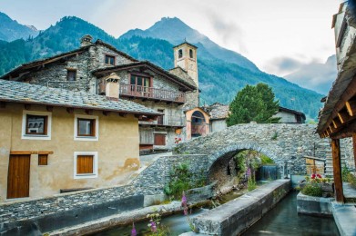 Fusione tra architettura e natura: i borghi in pietra più affascinanti d'Italia
