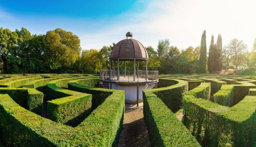 Gardens of Italy, greenery and slow pace journeys