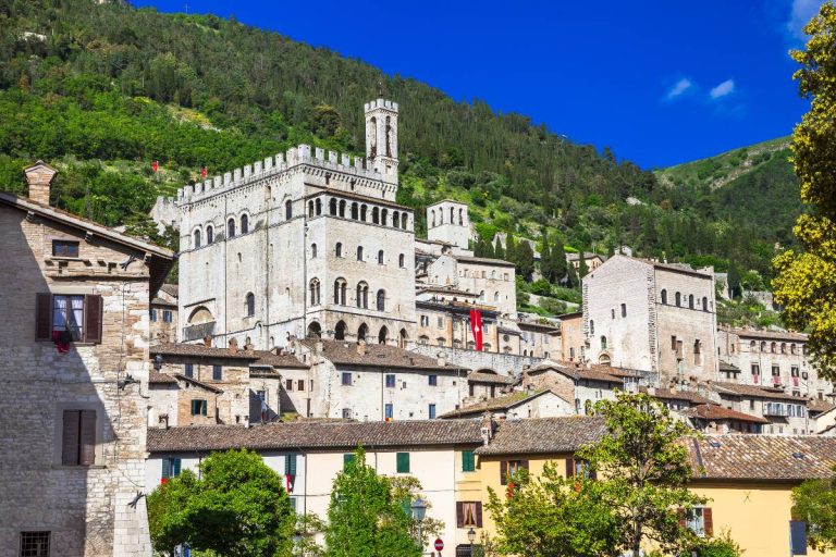 Gubbio rilascia la patente del ‘matto’
