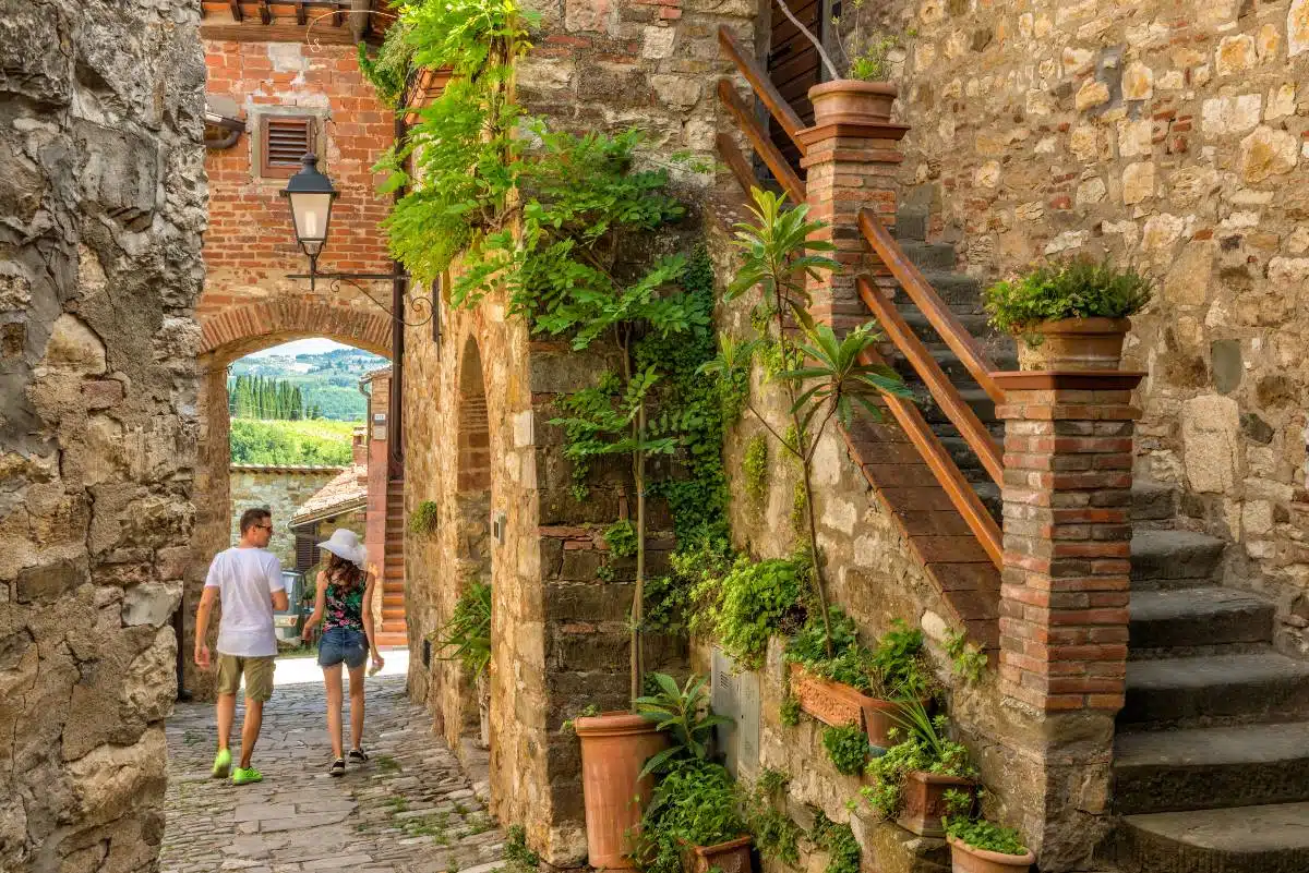 I 10 vicoli piu belli dei borghi italiani 1