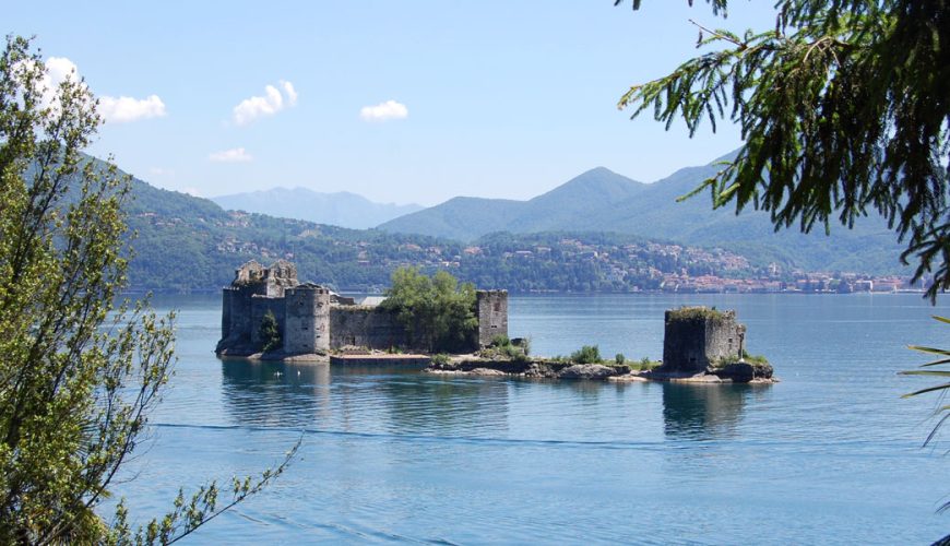 Castles of Cannero: floating fortresses for petrified pirates and ghostly sailors