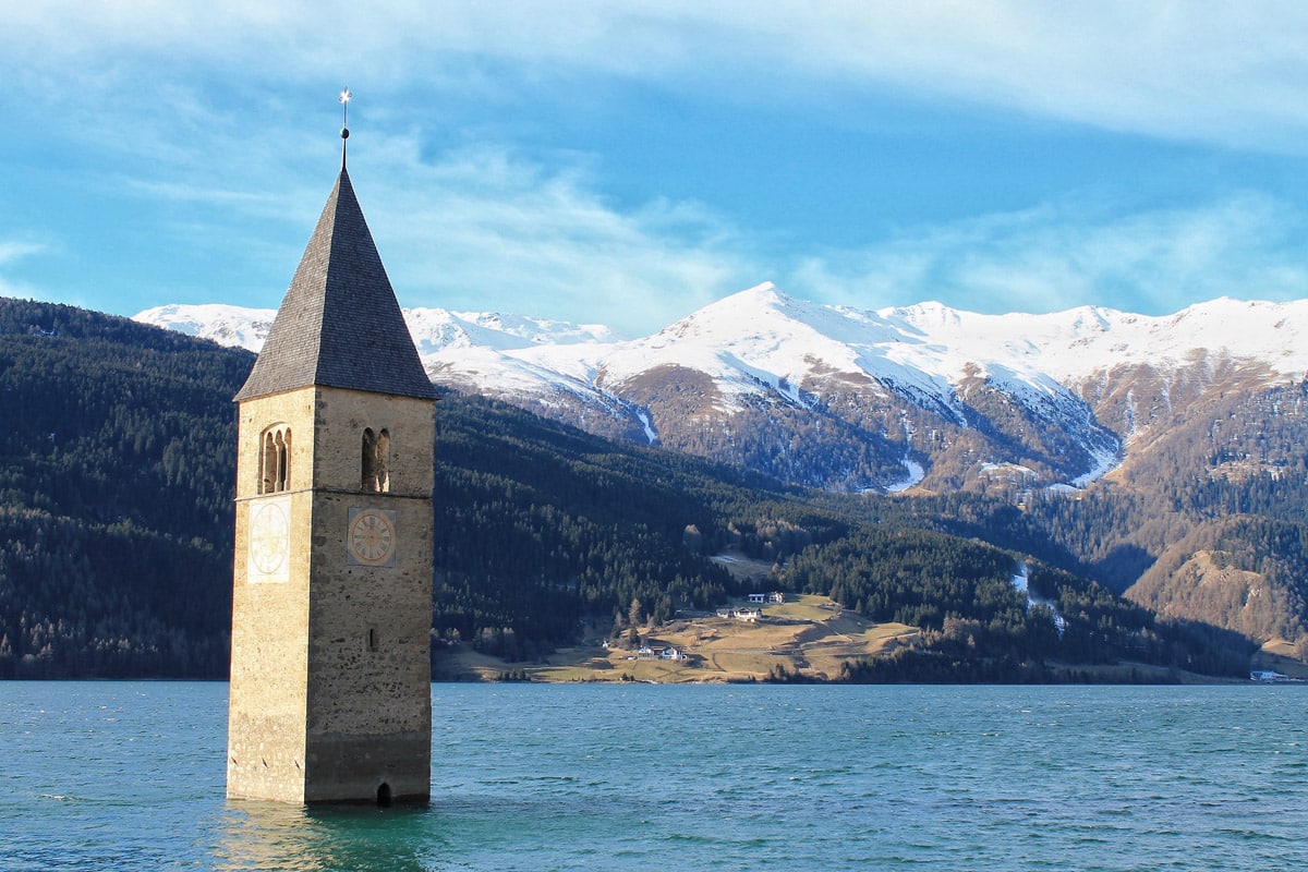 Il campanile del Lago di Resia e l'antico borgo sommerso
