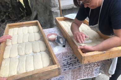 Impastando il pane, Borgo Nocille