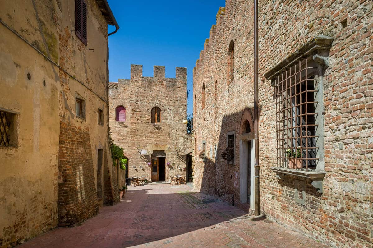 In viaggio con Dante i borghi piu affascinanti nella vita e nellopera del Sommo Poeta 1