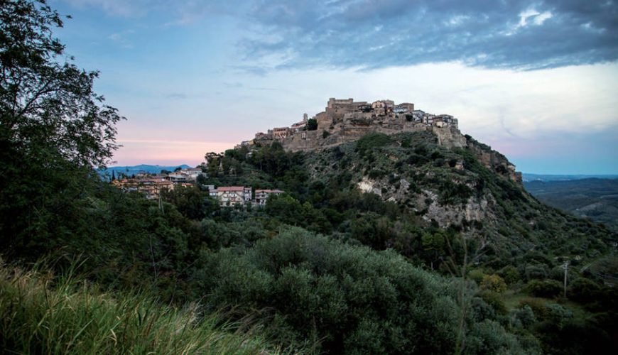 Calabria of the villages, cribs and fairy tale places