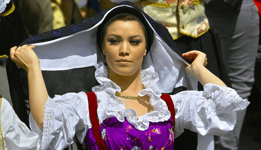 The legend of the unfaithful beauty of Carloforte