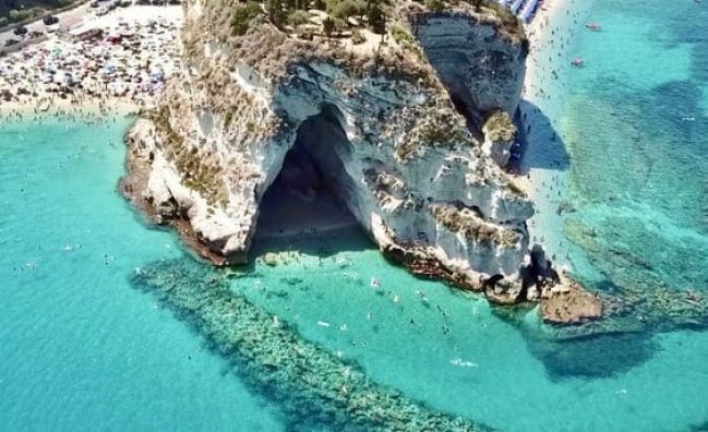 The wonders of the Costa degli  Dei by boat, exclusive tour for up to 9 people