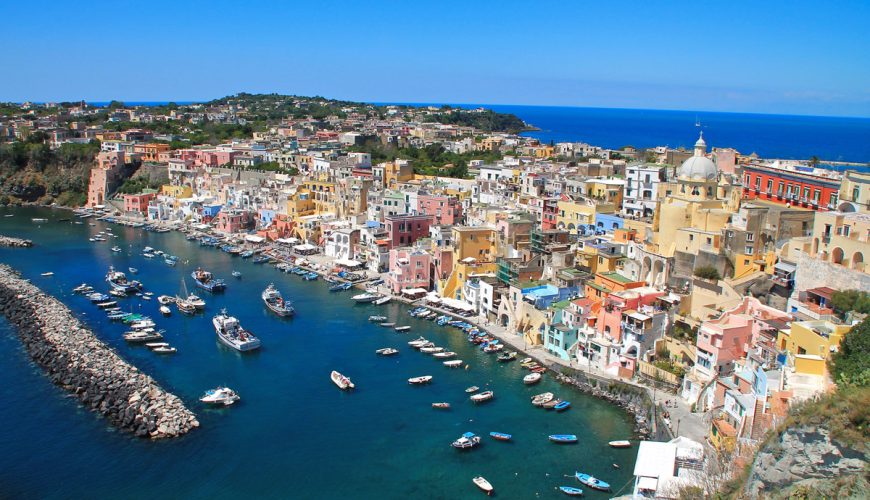 Mettete dei fiori sui vostri balconi: Procida dà il benvenuto alla primavera