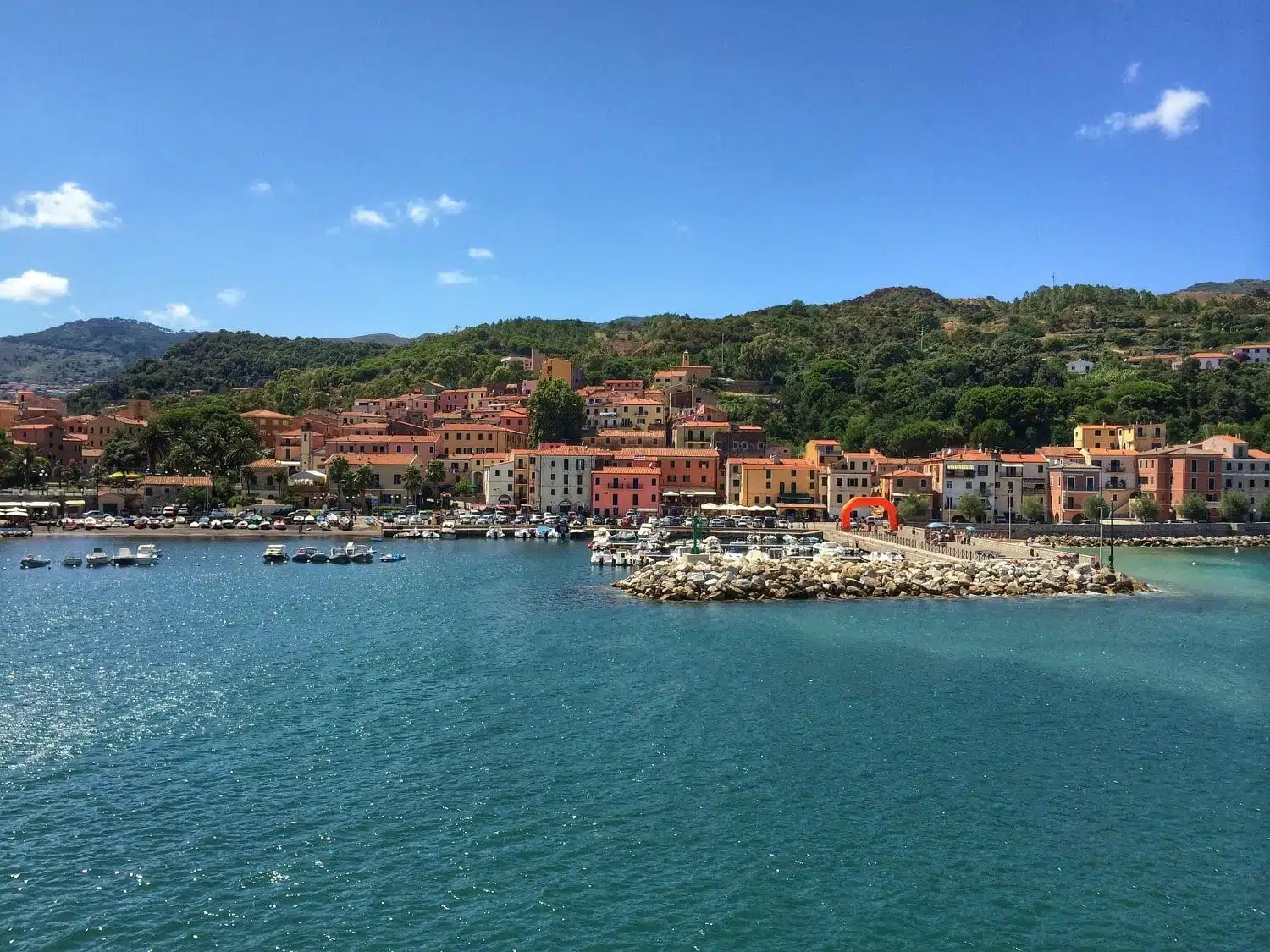 Non solo mare: una guida essenziale ai borghi più belli dell'isola d'Elba