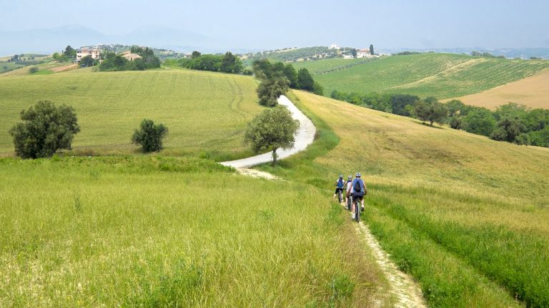 Pedalare in Abruzzo, grandi emozioni sulle due ruote
