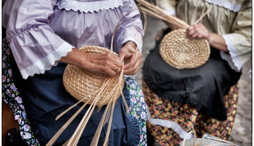 Journey to the Marche, among villages and shops