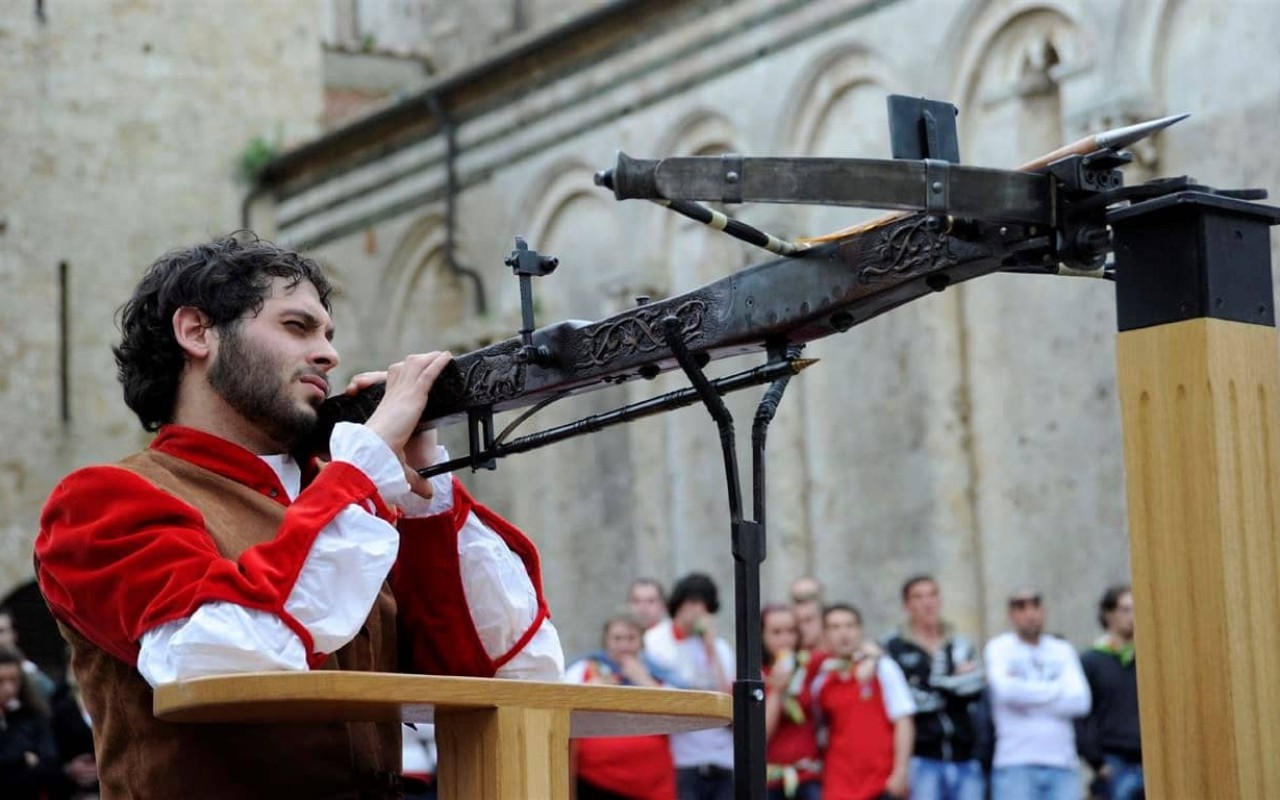 The Crossbow of the Falcon 9 Balestro di Girifalco