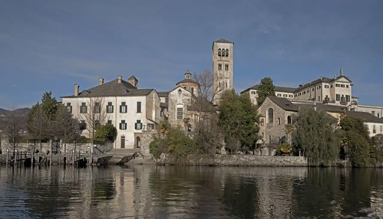 Basilica di San Giulio, dal lago - renzo dionigi flickr