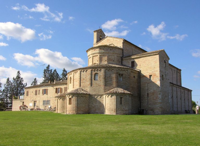 Basilica di Santa Maria a Piè di Chienti