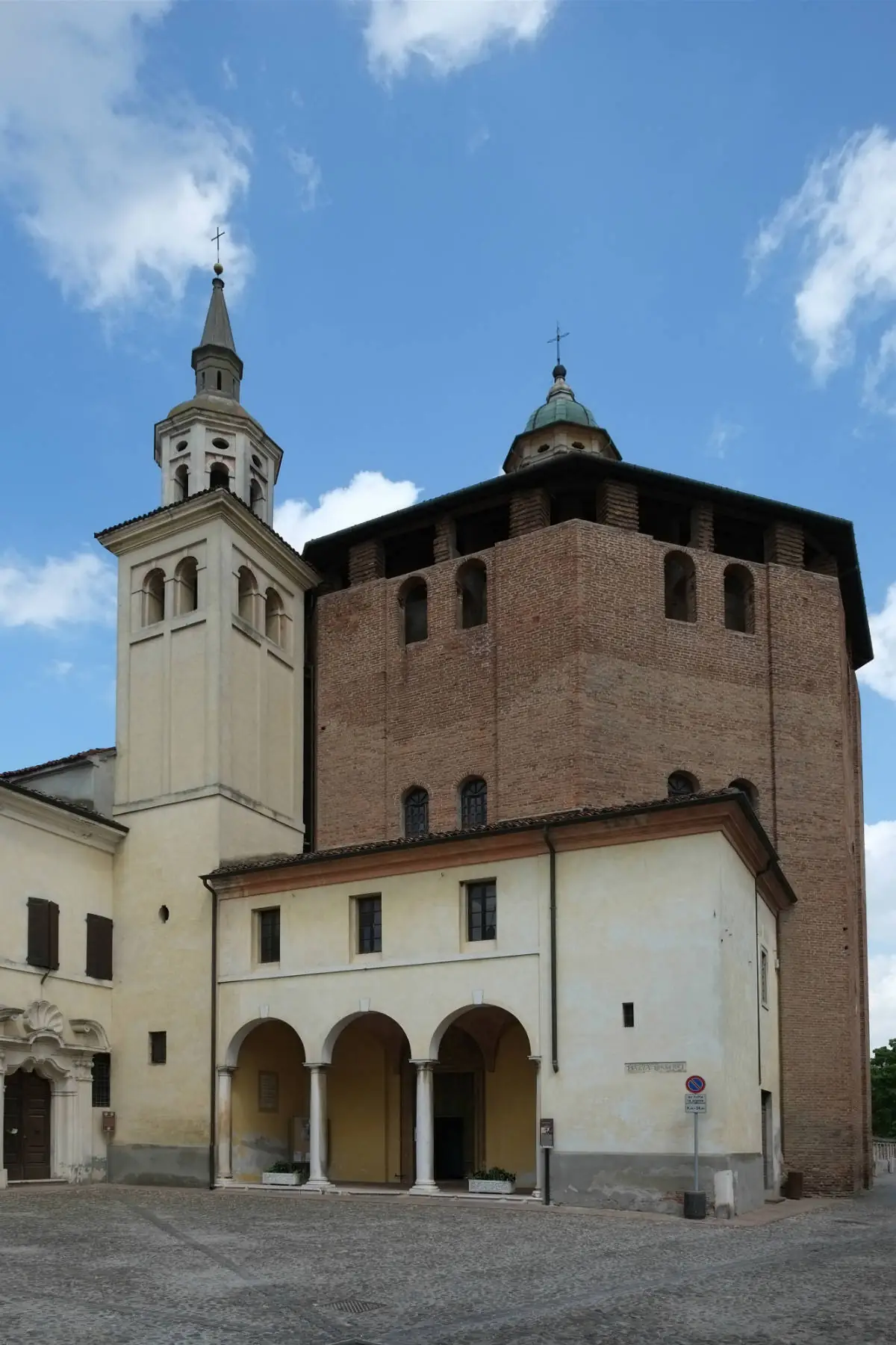 Chiesa-della-Beata-Vergine-Incoronata