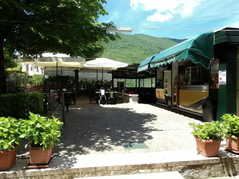 Kiosk bar in Percile