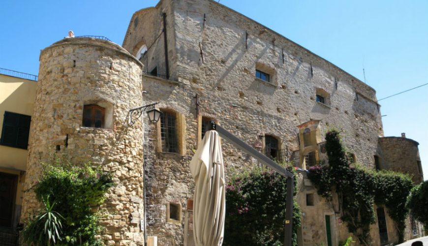 Clavesana Castle