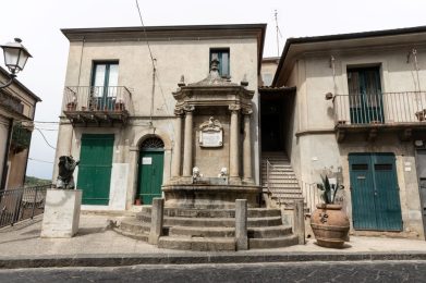 Fontana dei due Leoni, Soriano Calabro