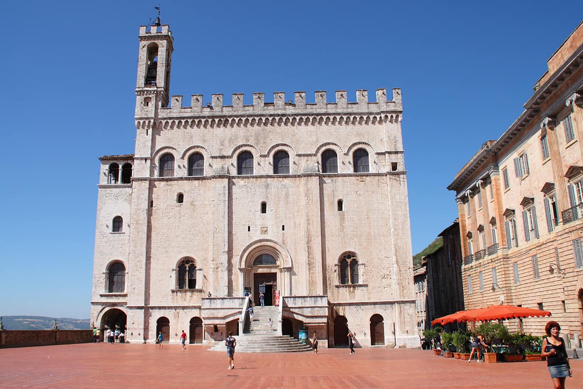 Gubbio PG piazza grande e palazzo dei consoli