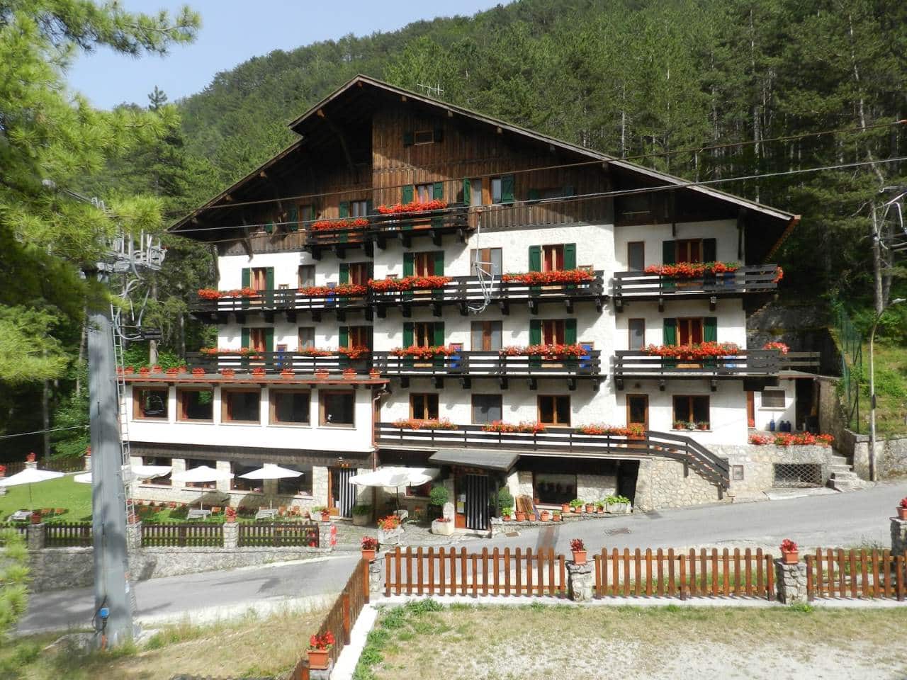 Hotel Garnì Mille Pini esterno