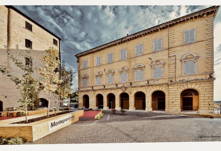 Piazza dell'Aquila