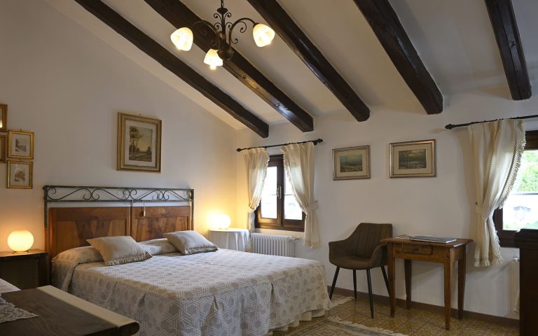 B&B Four Winds